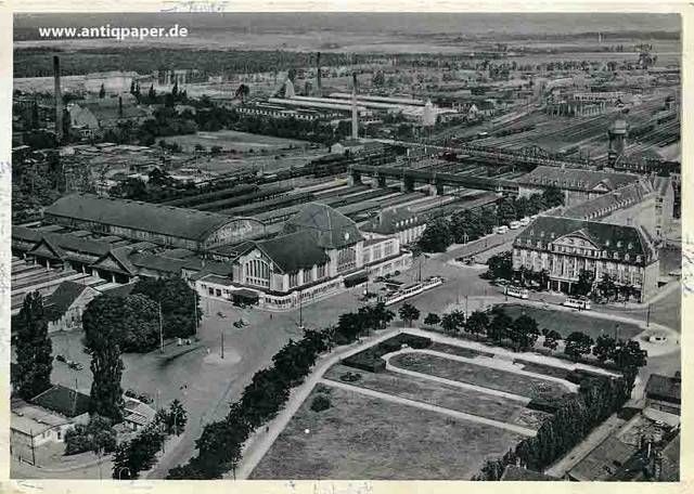 Das Gebäude — Ursprünge